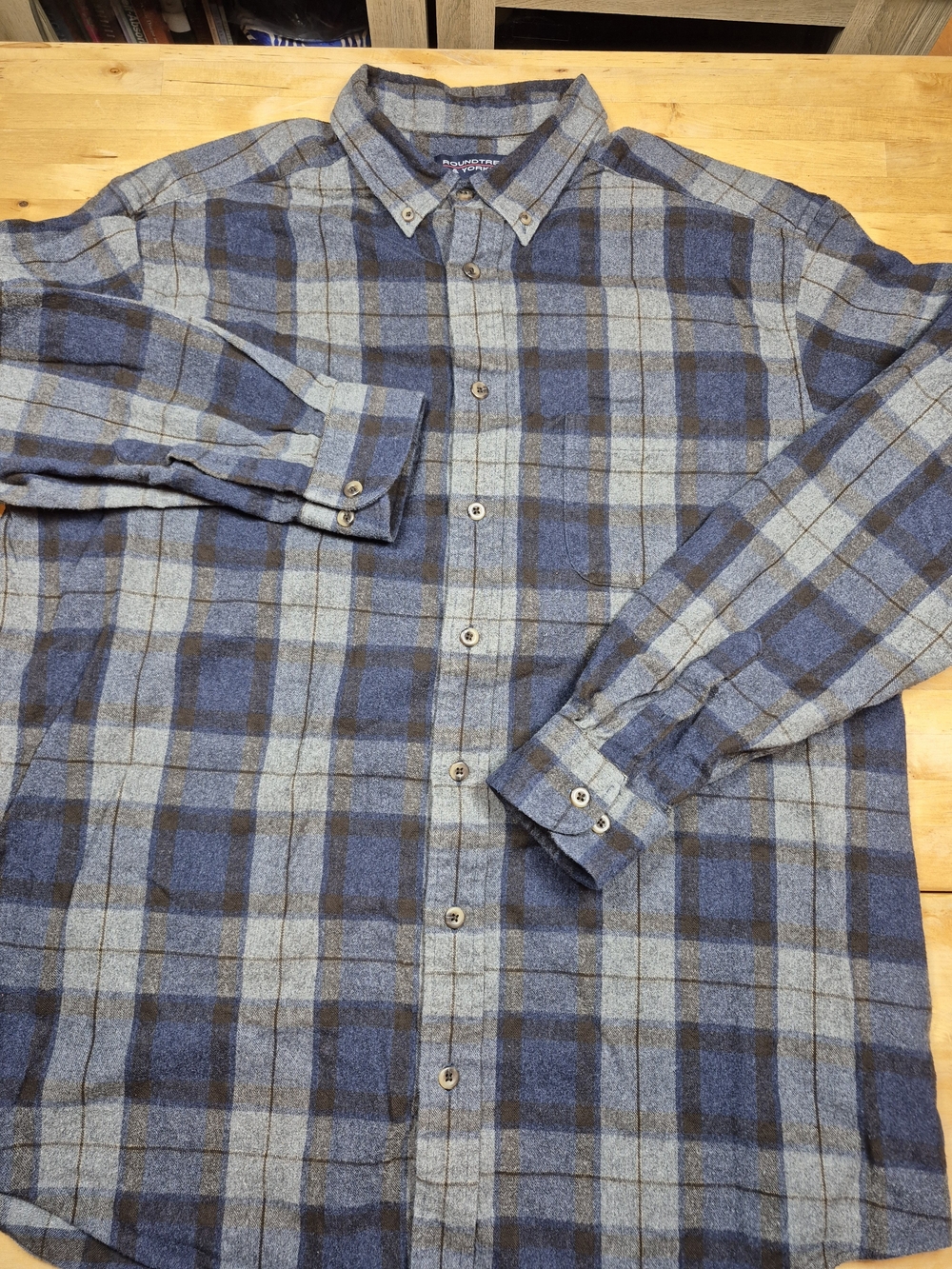 Roundtree & Yorke Blue and Gray Plaid Button-Down Shirt
